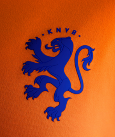 24 oranges » Dutch women’s football kit gets lioness